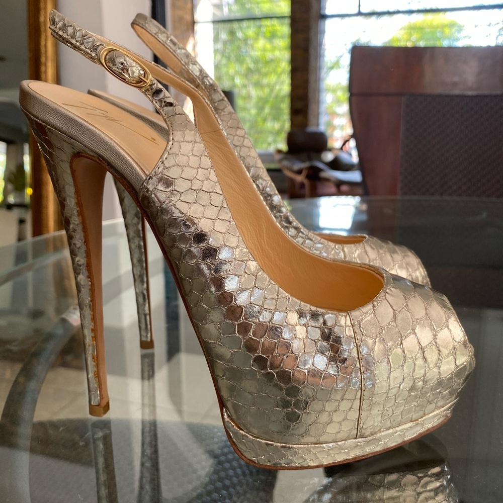 Giuseppe Zanotti Peep Toes Slingback Silver Python